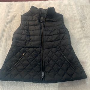 Talbots Petite P black zip up vest. EUC. No evidence of wear. 2 front zip pocket